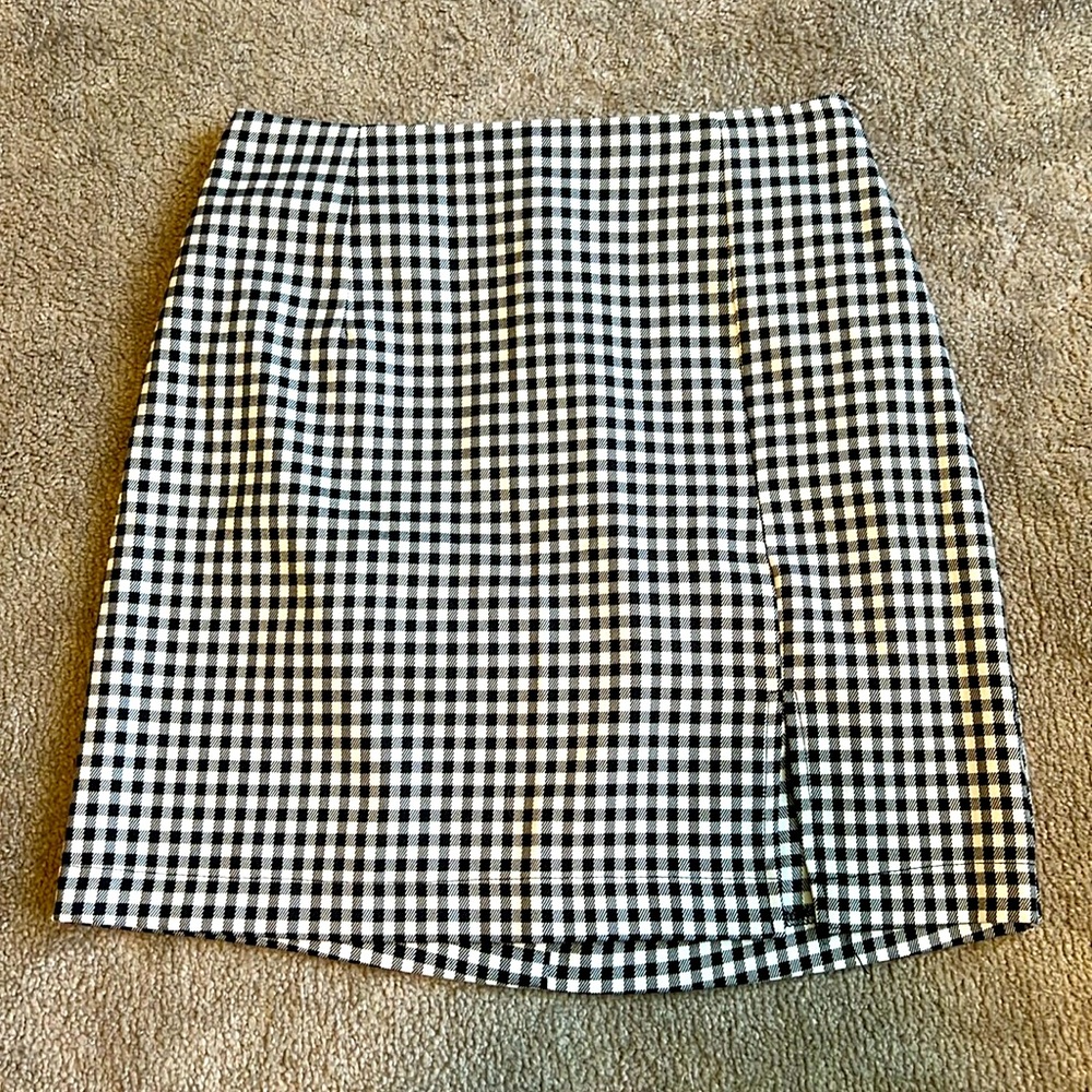 Checkered mini skirt size 4